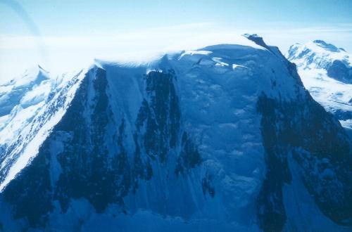 Alphubel N-grat og NW-væg set fra Täschhorn SE-grat (c.4000m) den 10.09.90