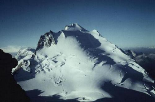Dom NW-flanke set fra toppen af Nadelhorn (4327m) den 17.08.91