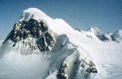 Breithorn med Liskamm i baggrunden set fra Klein Matterhorn