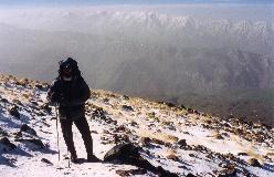 Alborz bjergkæden har henved 70 bjerge af over 4000 meters højde