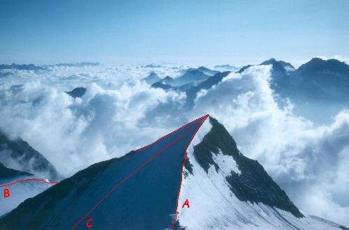 Ulrichshorn set fra Nadelhorn NE-grat